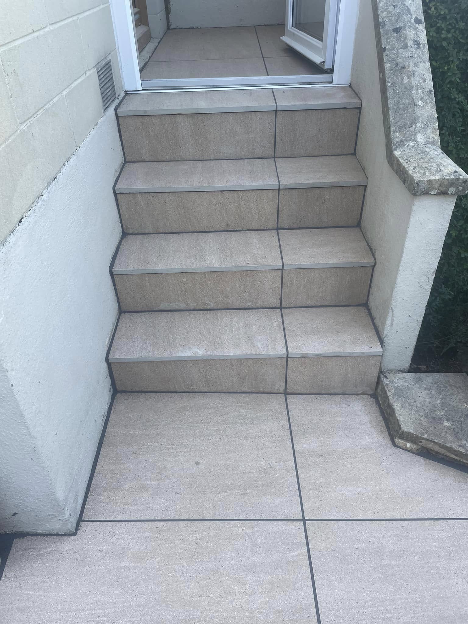 Multi-level patio design using natural stone